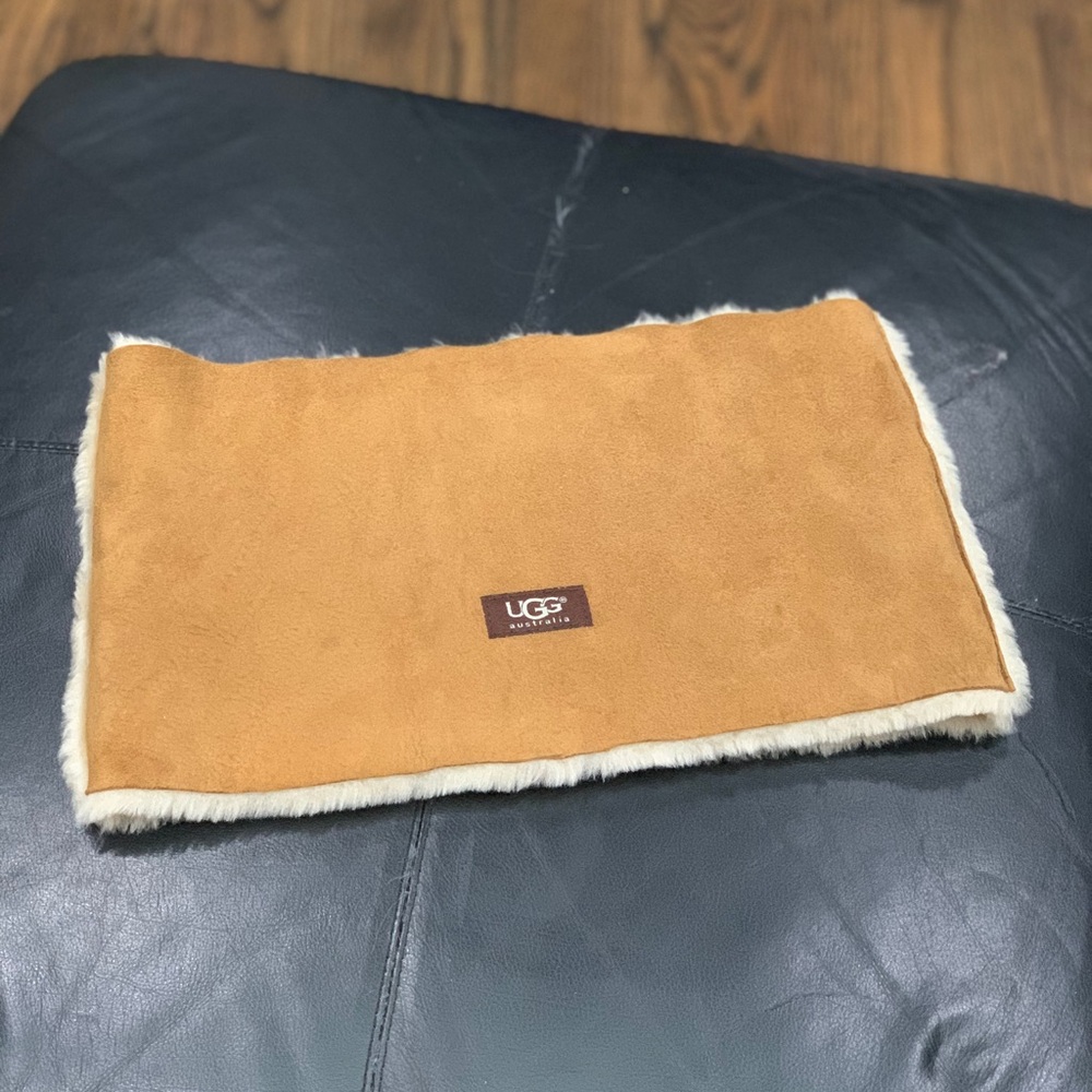 New Ugg Fur Neck Warmer Chestnut Unisex